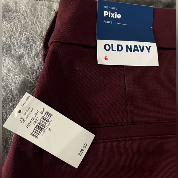 Old Navy pixie pants NWT - Picture 3 of 4